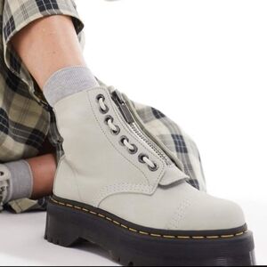 Dr Martens Sinclair lace up boots Unisex